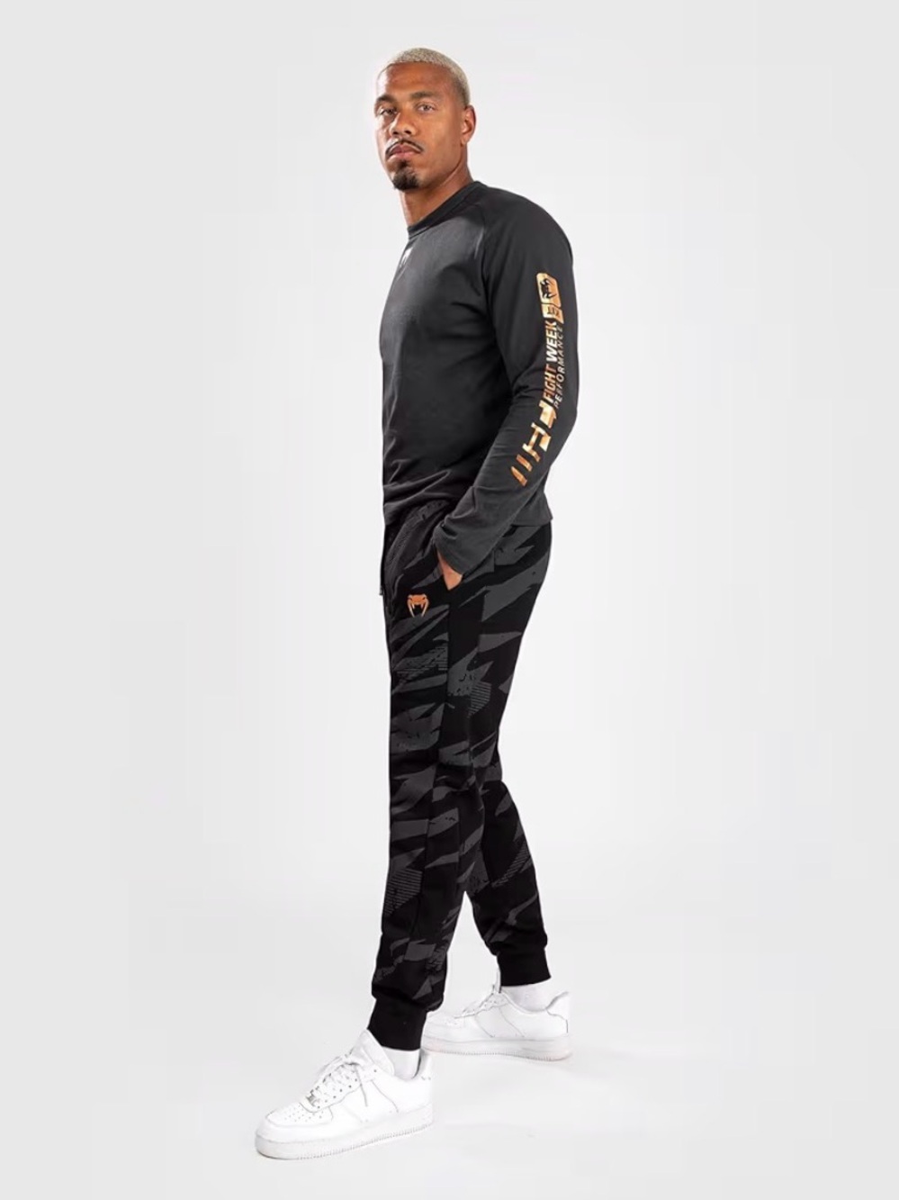 Men's Black Graphic Joggers. XL.       A2